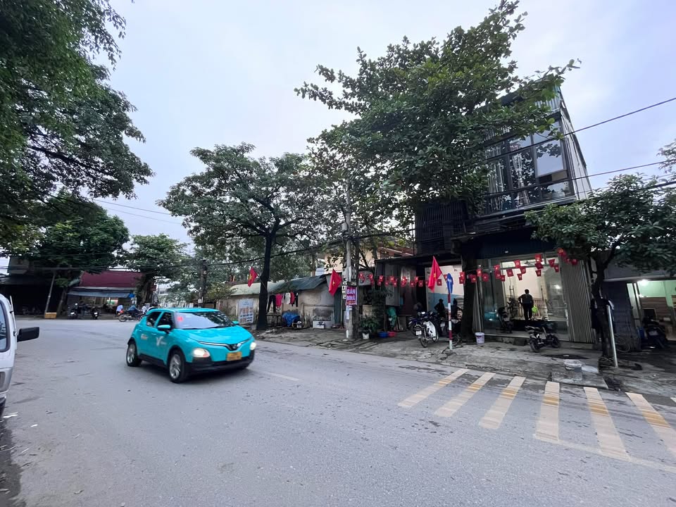 Cửa hàng mặt phố Quốc Oai 104m² giá 8 tỷ - Kinh doanh mọi loại hình