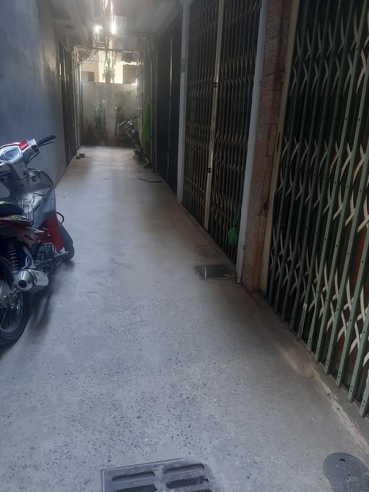 Nhà riêng Tân Mai, Hoàng Mai 16m² giá 2.5 tỷ - Vị trí đẹp, an sinh đỉnh!