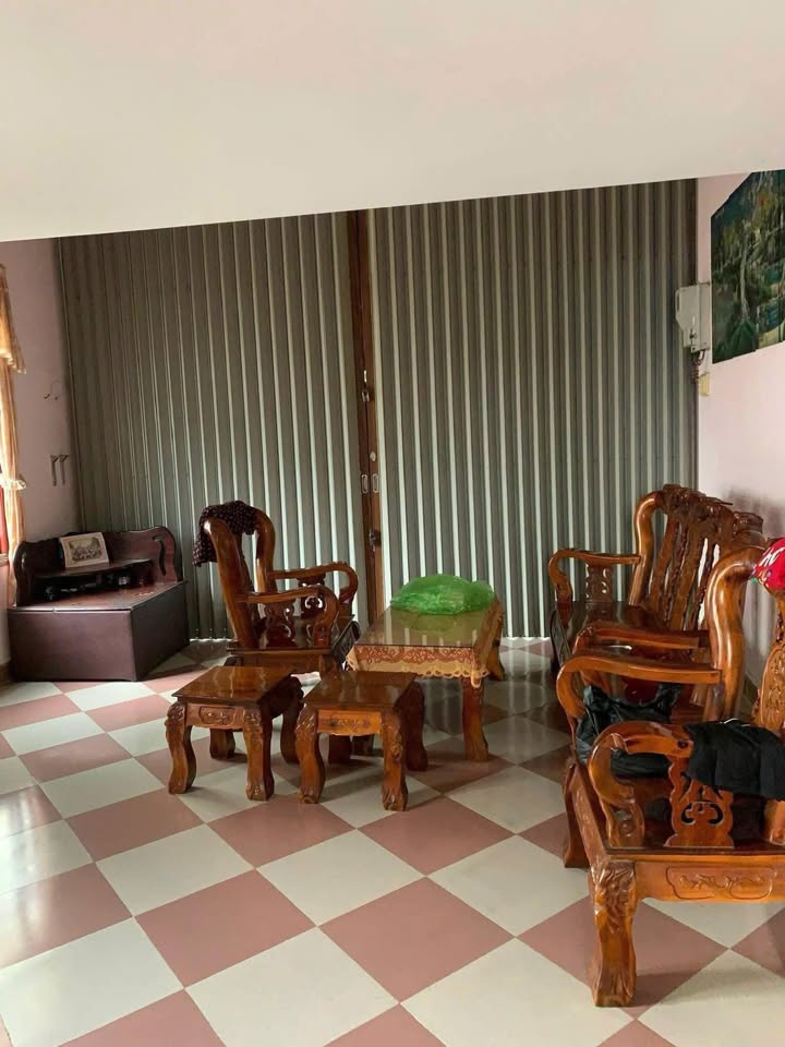 Bán Nhà Hẻm Trần Bình Trọng, P. Lê Lợi, Quy Nhơn 120m² giá 3.8 tỷ - Sổ đỏ chính chủ!