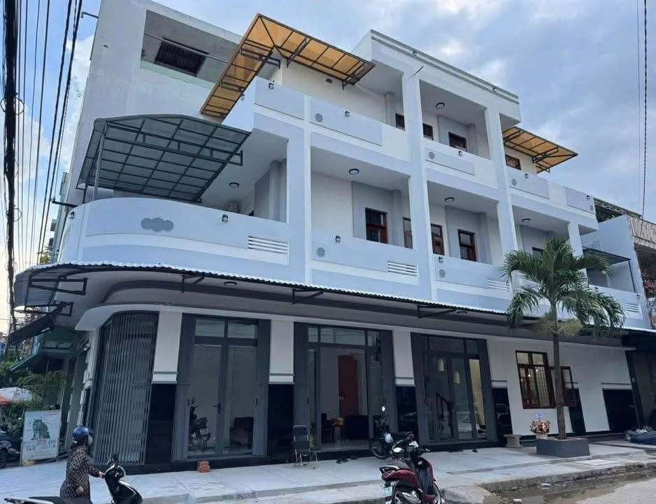 Nhà lô góc đường Hoàng Hoa Thám 78m² giá 12.5 tỷ - Lợi thế kinh doanh tốt!