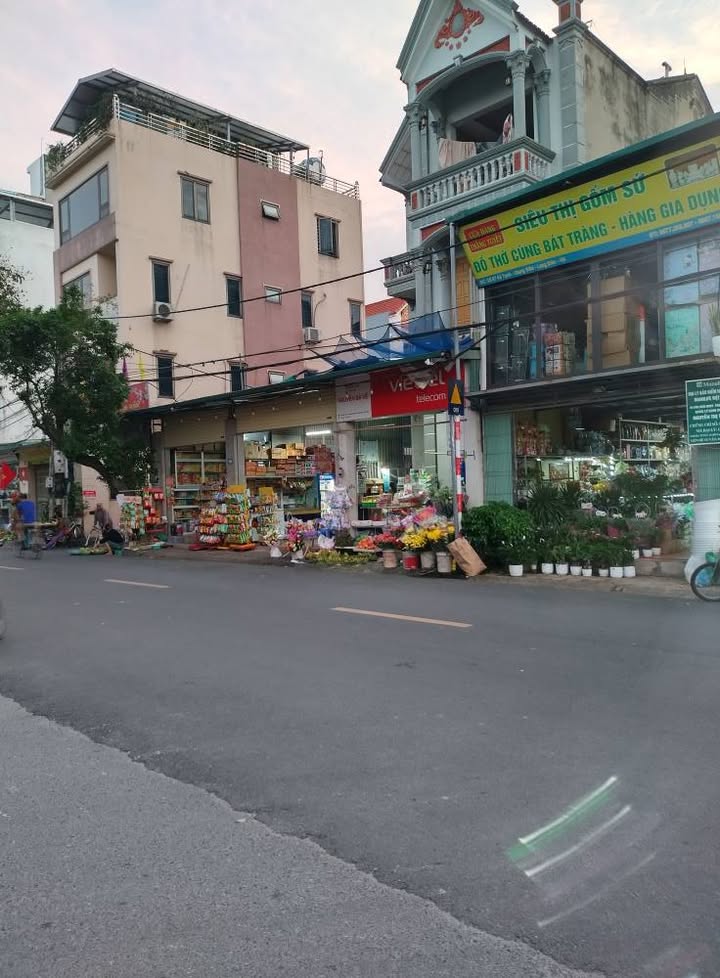 Đất nền Giang Biên 65m² giá 6.1 tỷ - Cơ hội đầu tư hiếm có!