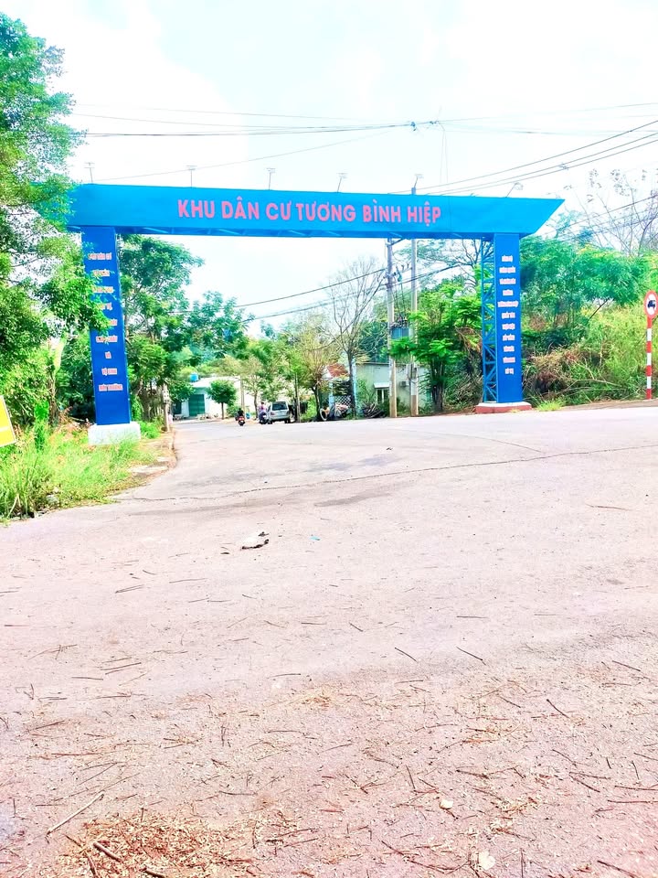 Đất TDC Tương Bình Hiệp 135m² giá 2.29 tỷ - Vị trí đẹp, dân cư đông đúc!