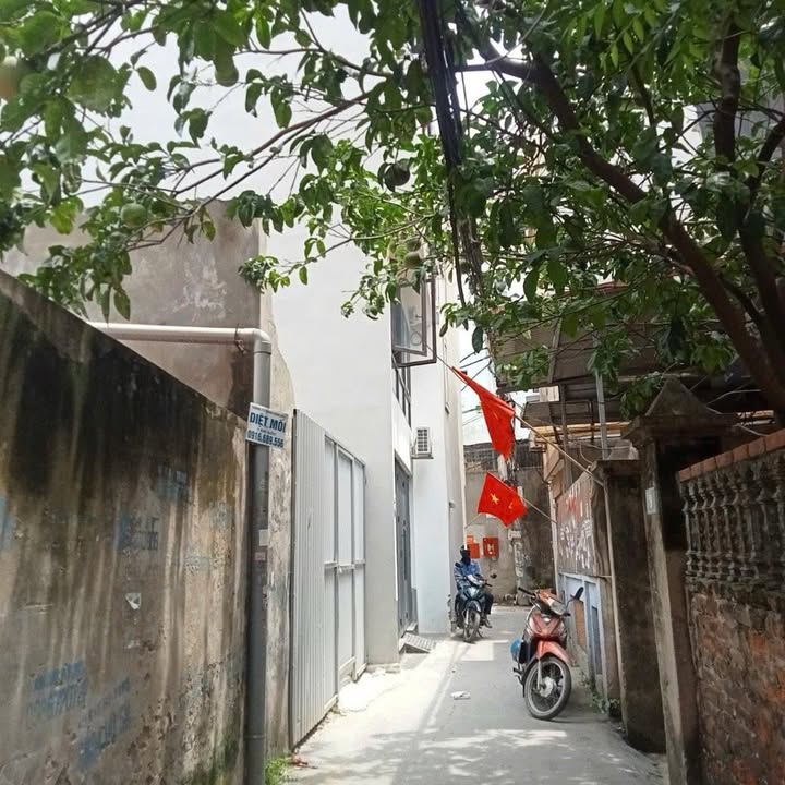 Đất Phú Diễn Bắc Từ Liêm 38m² giá 5.9 tỷ - Sổ đỏ chính chủ, đầu tư lợi nhuận cao!