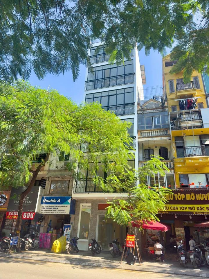 Mặt Phố ViP Trung Kính 60m² giá thỏa thuận - Sổ đỏ chính chủ, thang máy tiện lợi!