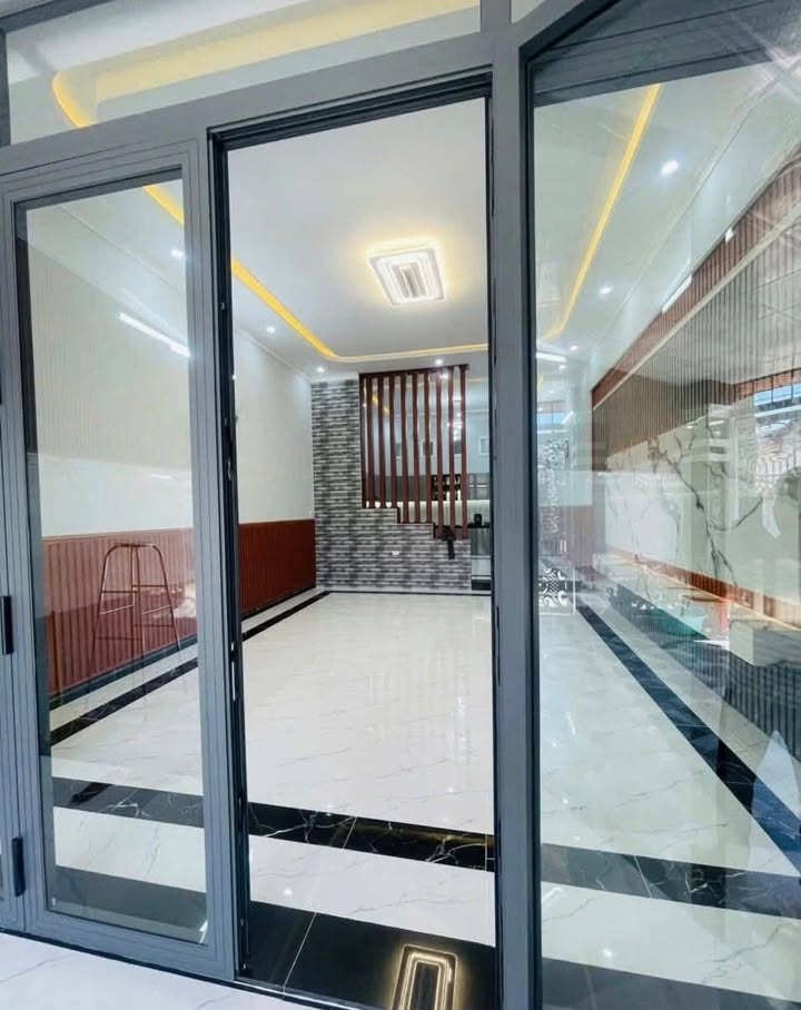 Nhà mặt tiền đường Thi Sách, Thắng Lợi, Kon Tum 140m² giá 3 tỷ - Kinh doanh sầm uất!