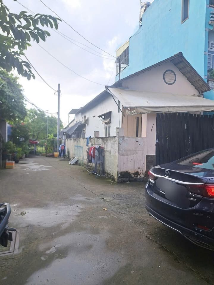 Nhà cấp 4 góc 2 mặt hẻm ô tô tránh tại Thới An, Quận 12 - Giá chỉ 4.85 tỷ!
