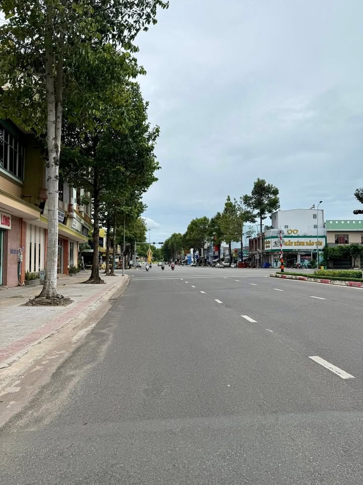 Mặt tiền FrontHouse Hùng Vương Bà Rịa 100m² giá 4.1 tỷ - Cơ hội kinh doanh tuyệt vời!