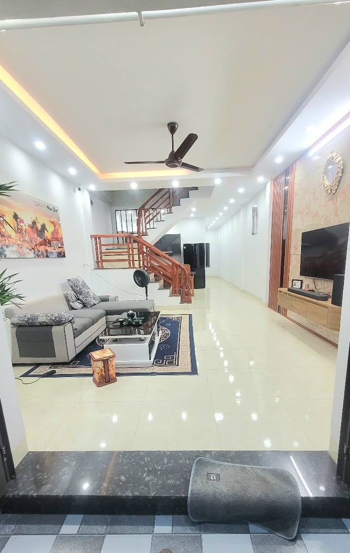 Nhà mới 3 tầng Ninh Sơn 97m² giá 4 tỷ - Không gian sống lý tưởng!