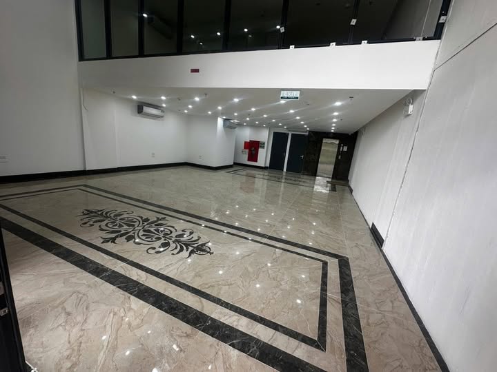 Cho thuê văn phòng tòa nhà mới Trịnh Đình Cửu, Thanh Xuân 160m² giá 55 triệu - Không gian thoáng đãng!