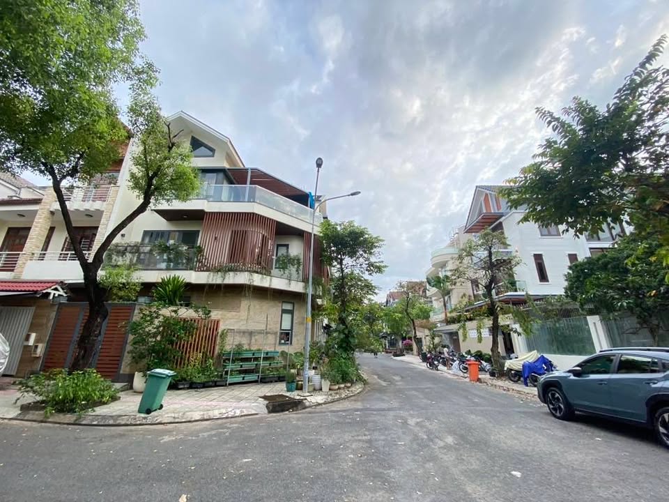 Hotel 4 tầng góc 2 mặt tiền Tân Phong Quận 7 - Thu nhập 360 triệu/năm chỉ 28 tỷ!