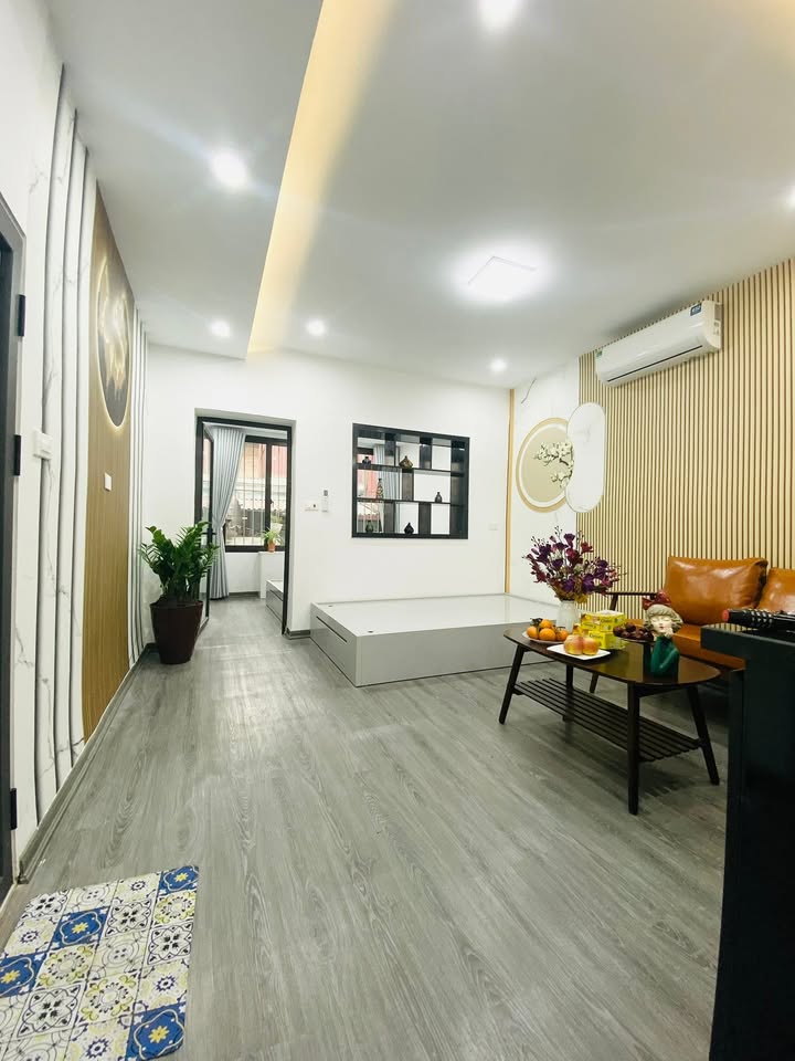 Căn hộ nhà tập thể Phương Mai 45m² giá 2 tỷ - Sổ đỏ chính chủ, gần chợ và trường học!