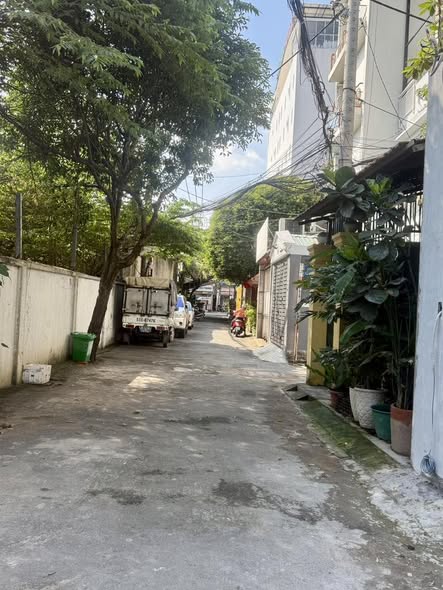 Nhà bán khu vực sân bay Tân Sơn Nhất 150m² giá 23.9 tỷ - Đầu tư sinh lời cao!