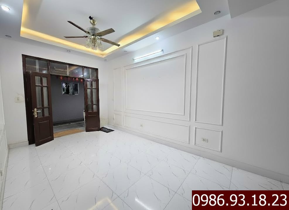 Nhà Tân Mai 32m² 5 tầng - Sổ đỏ chính chủ - Giá 7 tỷ