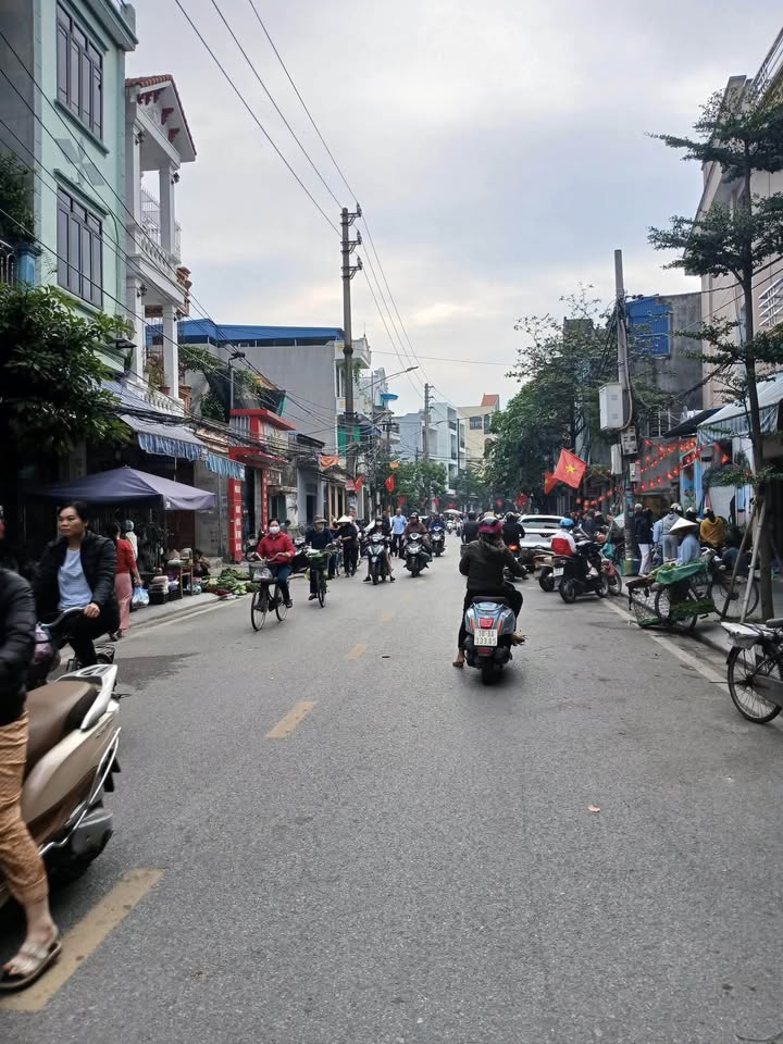 Nhà 2 tầng mặt đường Phù Long 50m² giá 4 tỷ - Đầu tư sinh lời ngay!