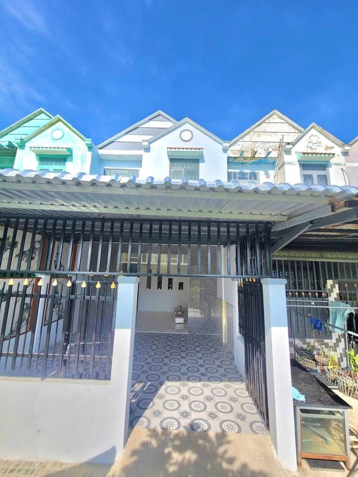 Nhà 2 Tầng Hẻm Tập Đoàn 4, Cần Giuộc 114m² giá 2.1 tỷ - Sổ hồng chính chủ!