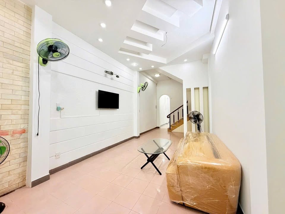 Nhà cho thuê 4 tầng MT Tiểu La, Hòa Cường - 18 triệu/tháng - Phù hợp làm văn phòng hoặc ở