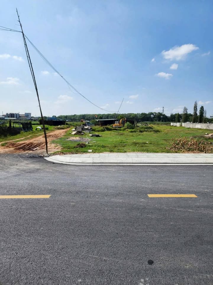 Đất nền Bà Điểm, Hóc Môn 11.000m² - Cơ hội đầu tư hấp dẫn!