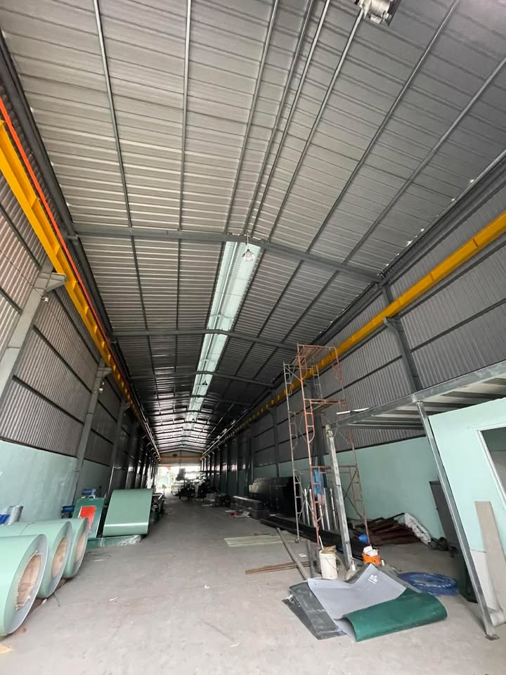 Cho thuê xưởng mặt tiền ĐT-747, Tân Uyên, 1000m² - Phù hợp làm showroom!