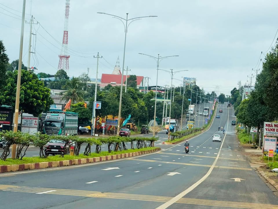 Nhà mặt tiền Vành Đai 30/4 Buôn Ma Thuột 126m² giá 2.8 tỷ - Vị trí đắc địa, giao thông thuận lợi!