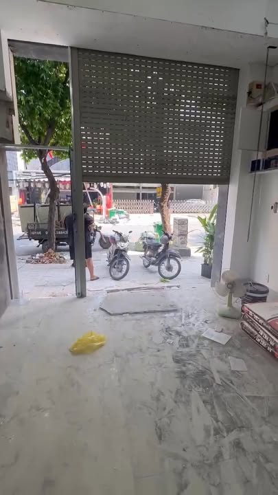 Nhà mặt tiền Phan Xích Long, Quận Bình Thạnh, 20 triệu - Kinh doanh sầm uất!