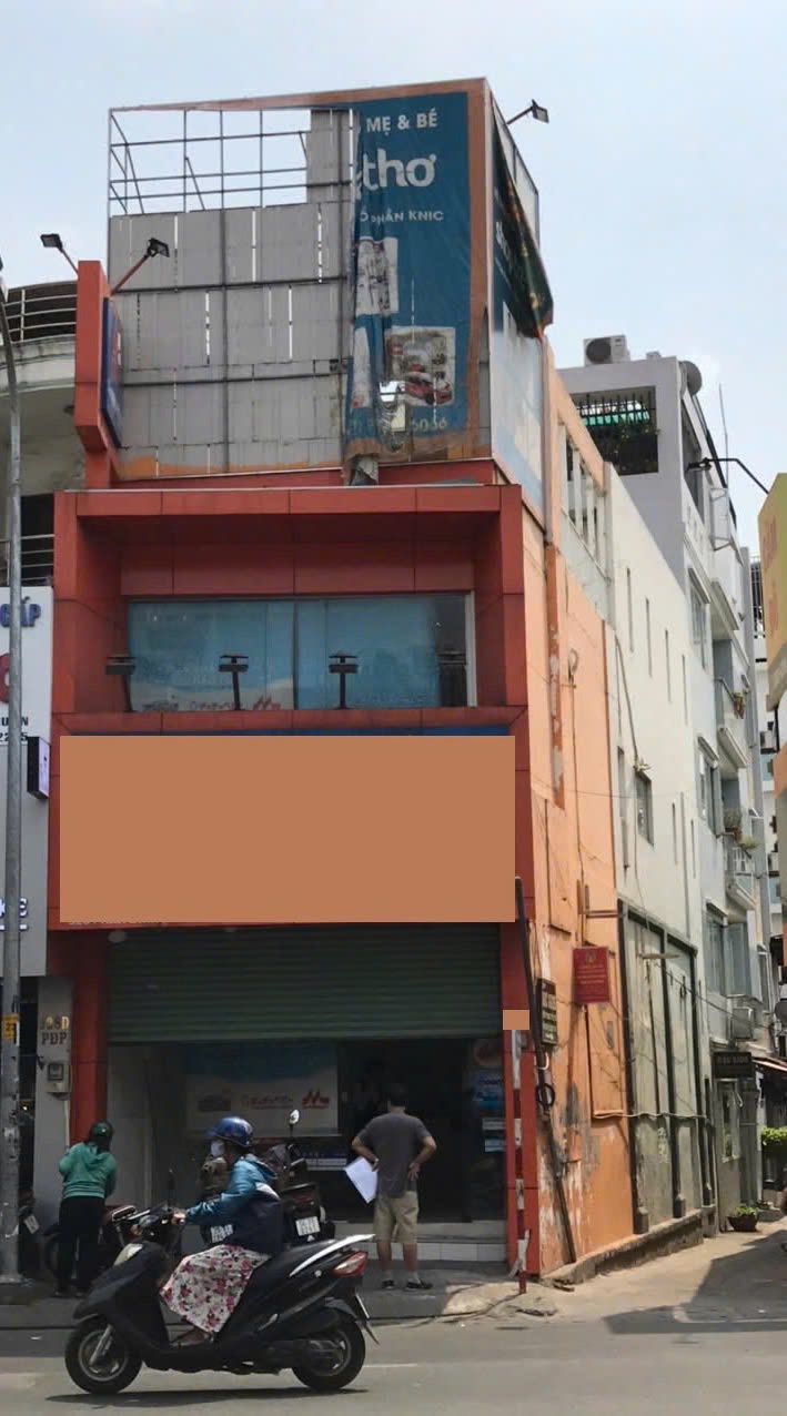 Cho thuê FrontHouse Phan Đình Phùng 73m² giá 75 triệu - Vị trí đắc địa, hầm xe rộng rãi!