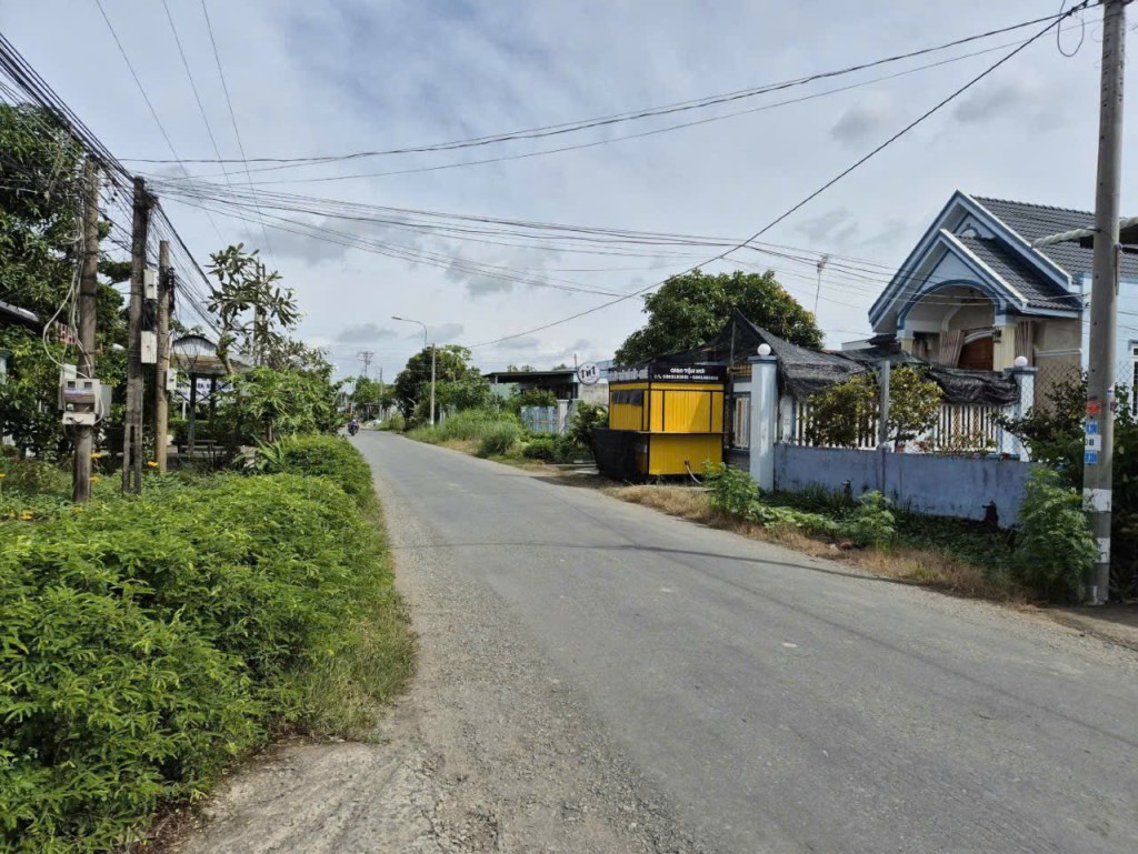 Bán đất lô góc 165m² xã Long Hựu - Giá chỉ 600 triệu - Nhà cấp 4 sẵn có!