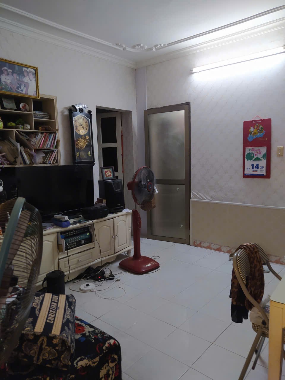 Căn hộ tầng 1 ngõ 120 Hoàng Quốc Việt 80m² giá 5.5 tỷ - Đầu tư kinh doanh lý tưởng!