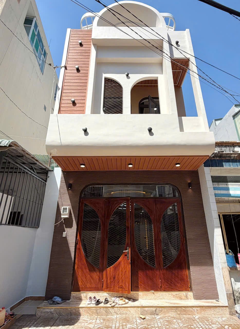 Nhà 1 Trệt 1 Lầu tại Thủ Dầu Một 120m² giá 2 tỷ - Dọn vào ở ngay!