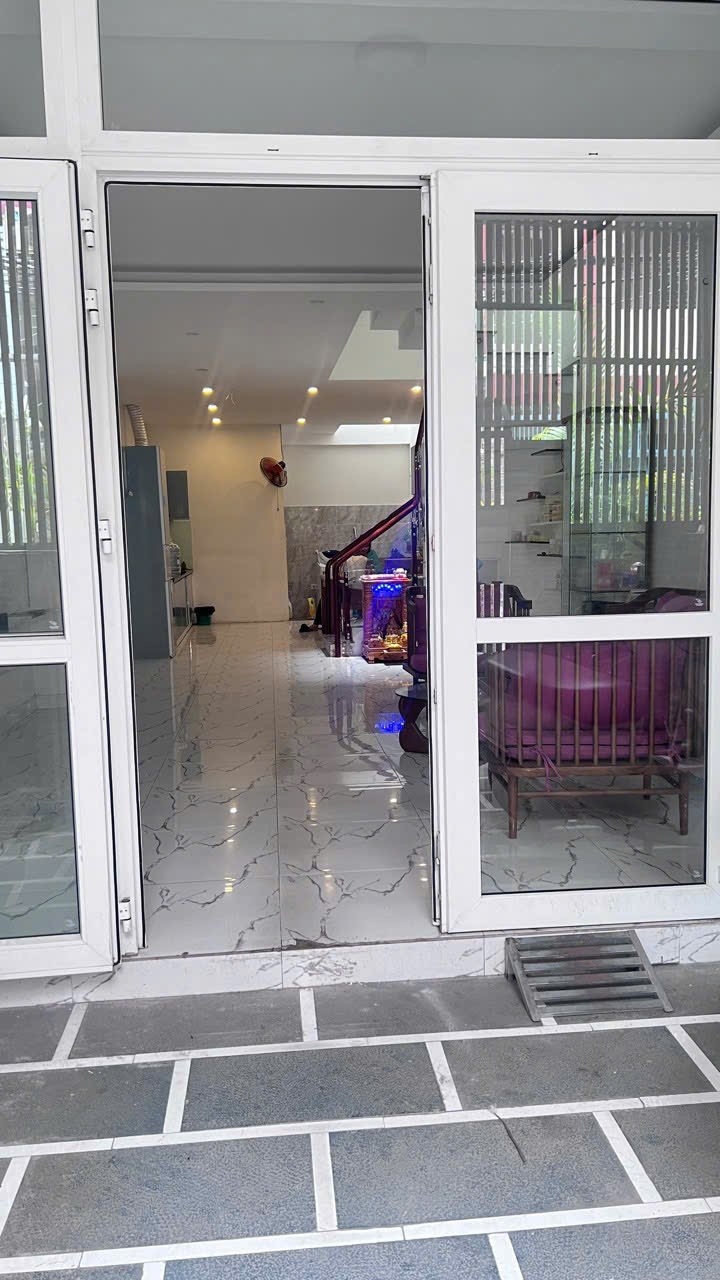 Nhà đẹp Hoàng Văn Thụ, Tân Bình 74m² giá 11 tỷ - Cơ hội đầu tư tuyệt vời!