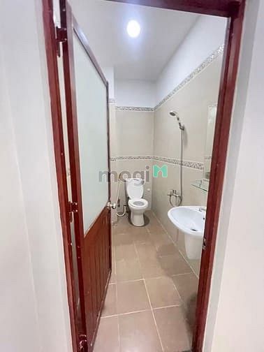 Nhà riêng cho thuê tại Thạnh Xuân, Quận 12 - Diện tích 180m², Giá 12 triệu - Nhà mới đẹp, xe hơi vào tận nơi!