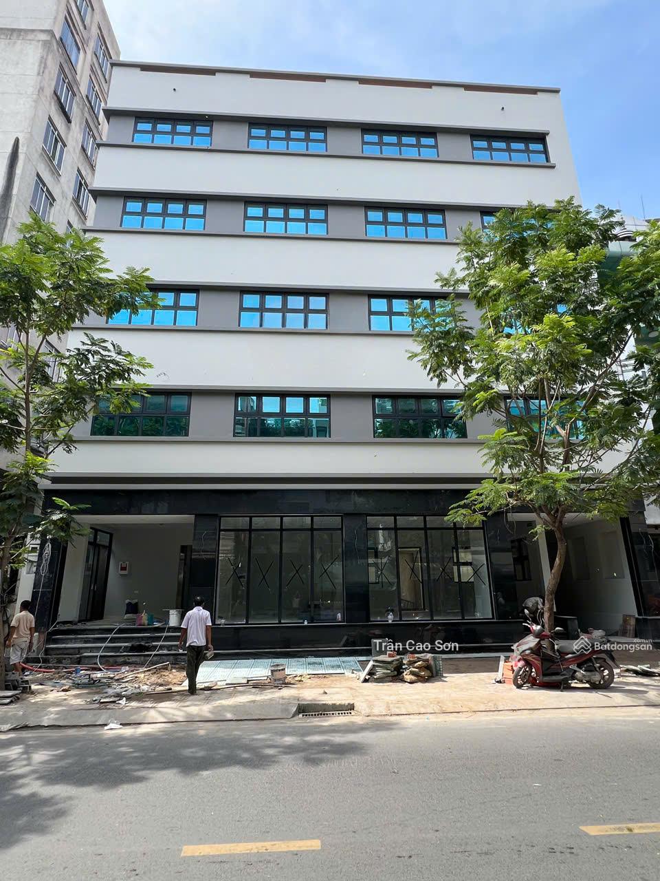 Cho thuê building mặt tiền 7A Thành Thái, Quận 10 - Diện tích 140m², Thang máy, PCCC chỉ 125 triệu/tháng!