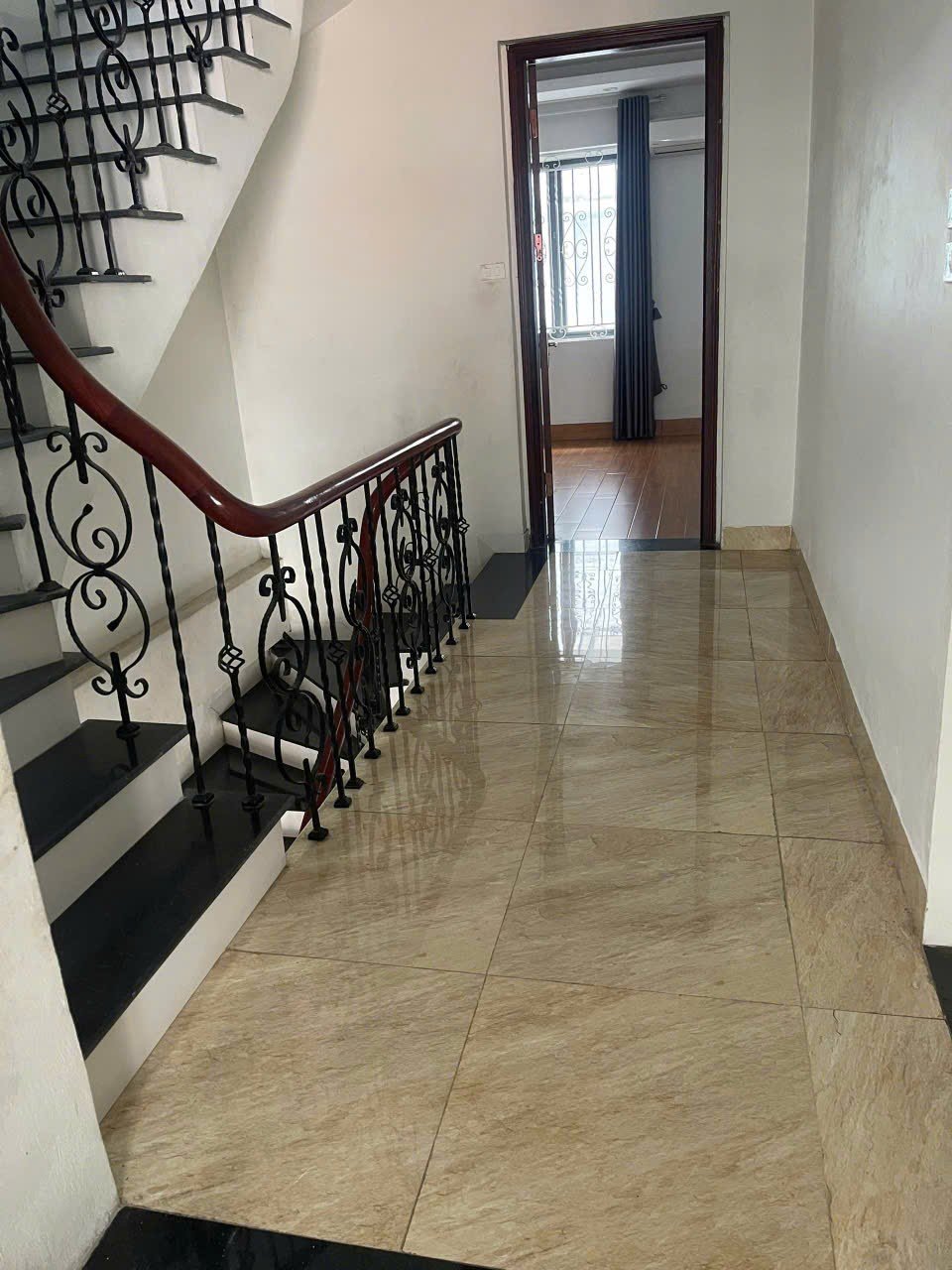 Nhà 5 tầng cho thuê 2 tầng tại Khu Nam Thắng, Phùng Khoang - Thích hợp làm văn phòng!