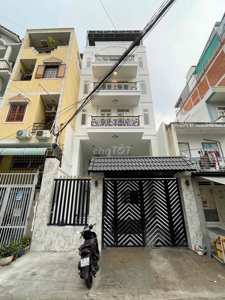 Nhà CHDV mặt tiền đường số 49, Tân Quy, Quận 7 - 29.5 tỷ, hợp đồng thuê 90 triệu/tháng!