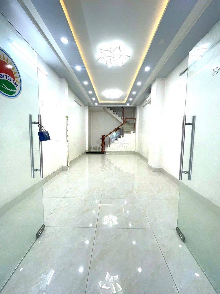 Cho thuê nhà mặt tiền Phạm Văn Đồng, Bình Thạnh - Diện tích 44m² - Kinh doanh thuận lợi!