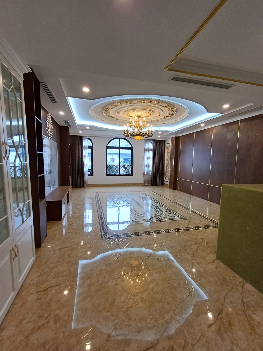 Cho thuê shophouse Vinhome Hàm Nghi 95m² giá 55 triệu - Thiết kế hiện đại, thang máy sẵn