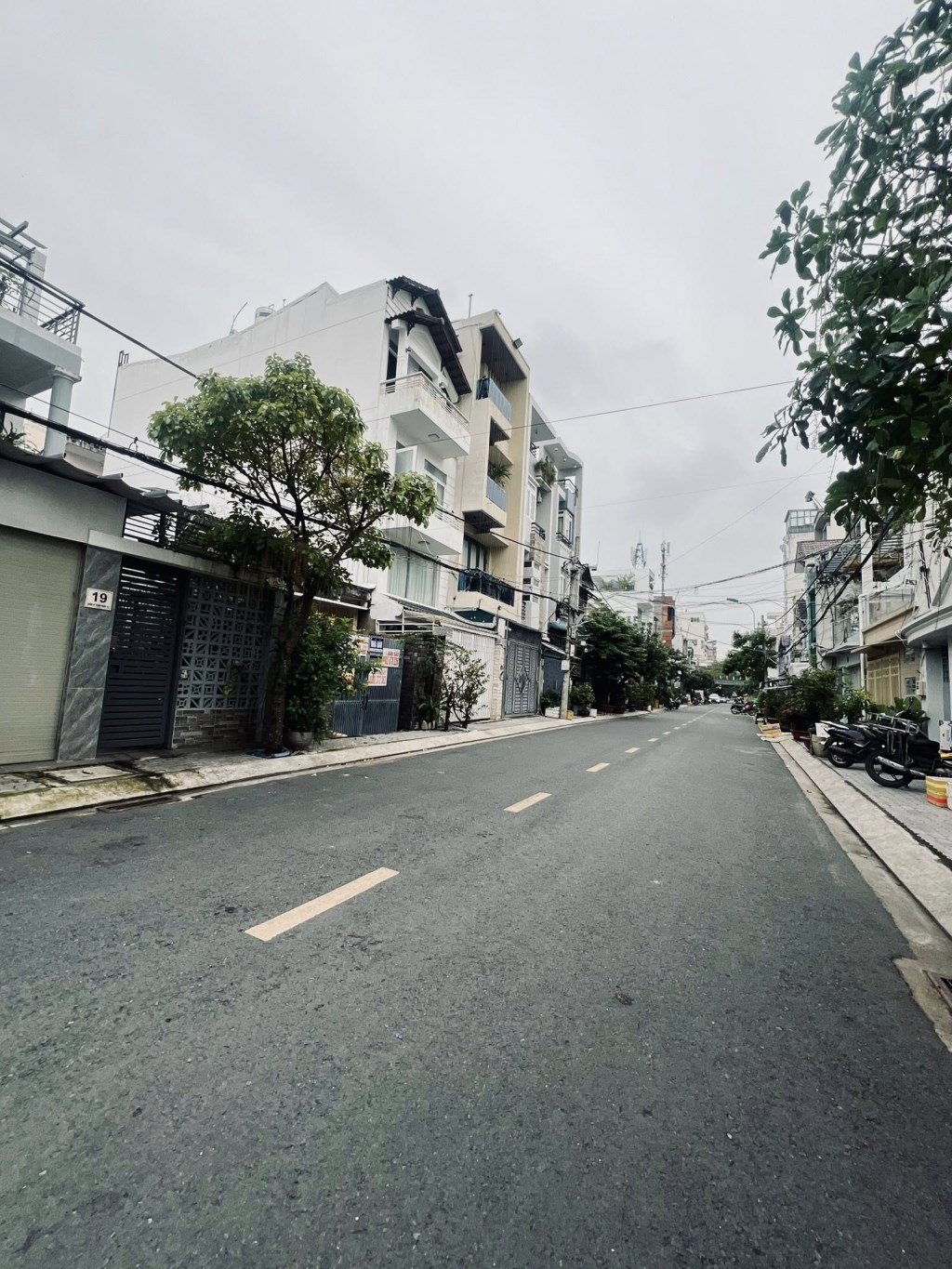 Nhà 3 tầng mặt tiền đường số Tân Quy, Quận 7, 60m² giá 6 tỷ - Full nội thất, kết nối thuận tiện!