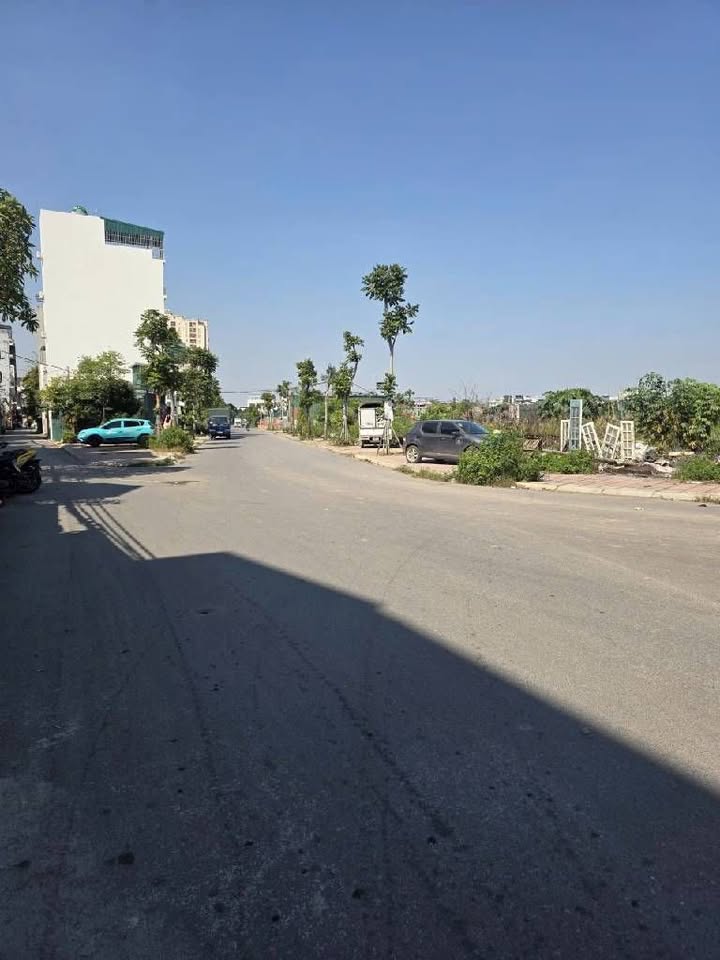 Đất nền Ngọc Thụy, Long Biên 90m² giá 18 tỷ - Đường rộng, kinh doanh thuận lợi!