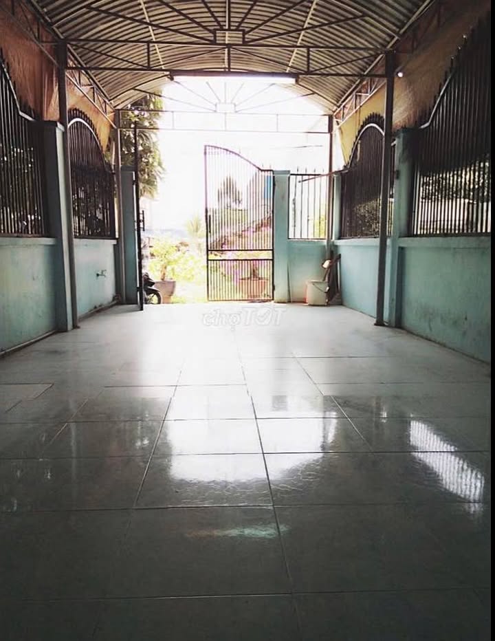 Nhà nguyên căn cho thuê đường Võ Văn Hát quận 9 - Giá chỉ 4.9 triệu/tháng!