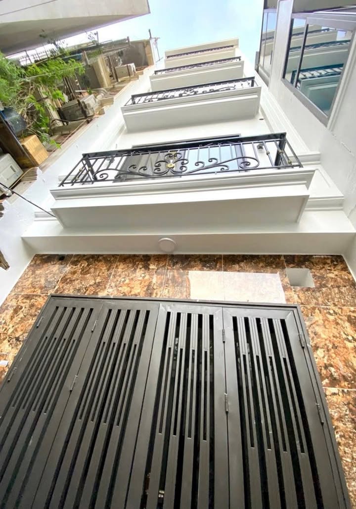 Nhà phố Kim Giang 36m² giá 8 tỷ - Thiết kế 5 tầng sang trọng!