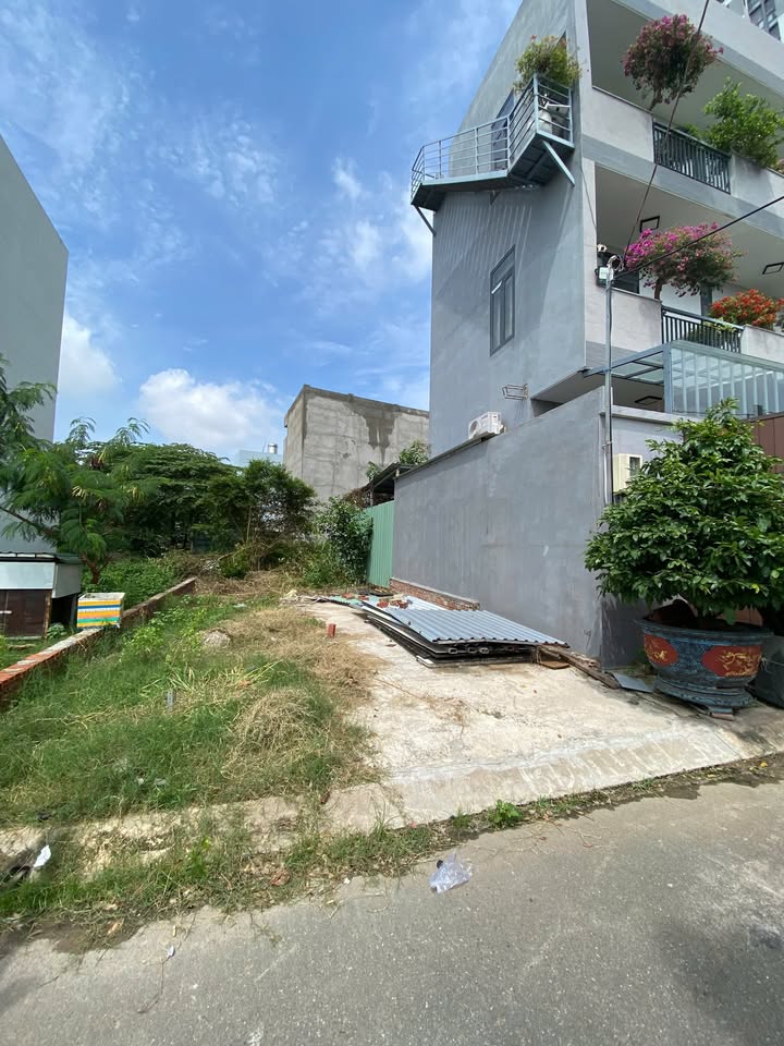 Bán lô đất tại Chung cư Ricca Gò Cát, Phú Hữu, Quận 9 - Sổ hồng riêng, giá chỉ 4 tỷ!