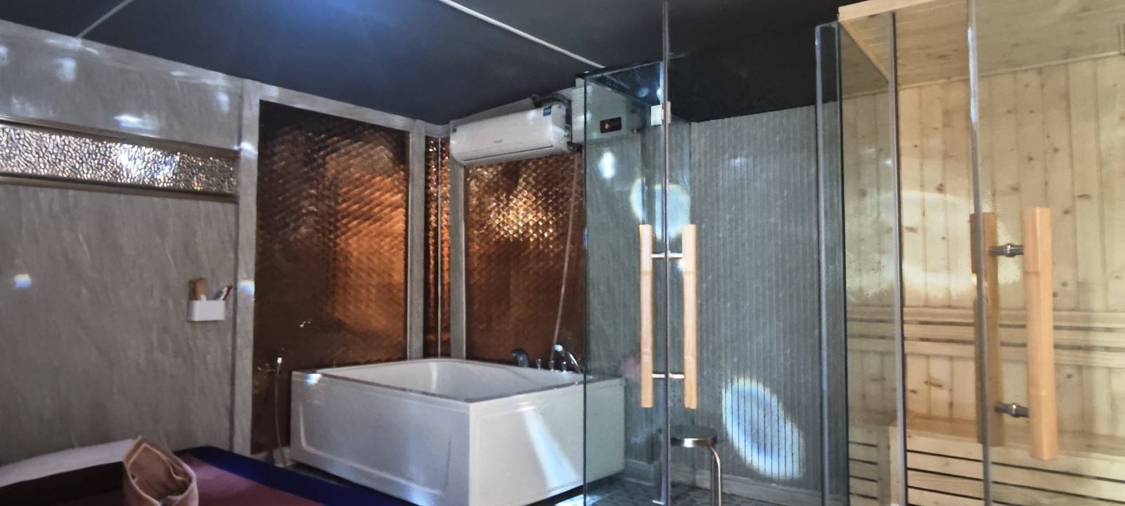 Bán nhà mặt tiền Hoàng Quốc Việt quận 7, 209m² giá 23 tỷ - Dòng tiền tốt!