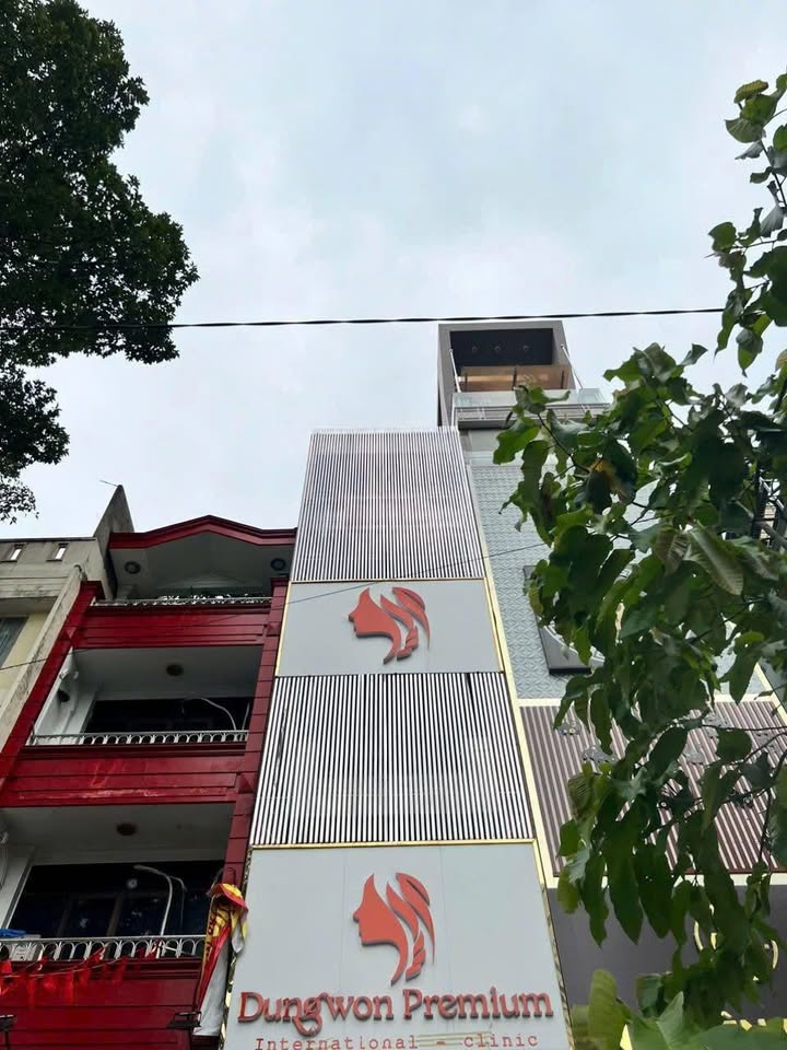 Cho thuê tòa nhà mặt tiền Trần Hưng Đạo, P.Cầu Kho, Q.1 giá thỏa thuận - Vị trí đắc địa!