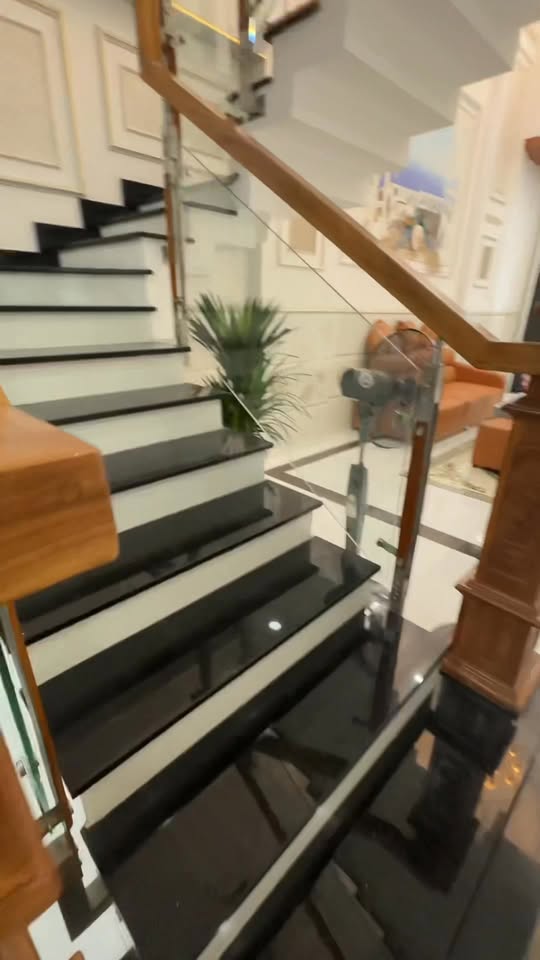 Nhà bán 1 Trương Thị Hoa, Tân Thới Hiệp 53m² giá 7.69 tỷ - Thiết kế hiện đại, tiện nghi đầy đủ!