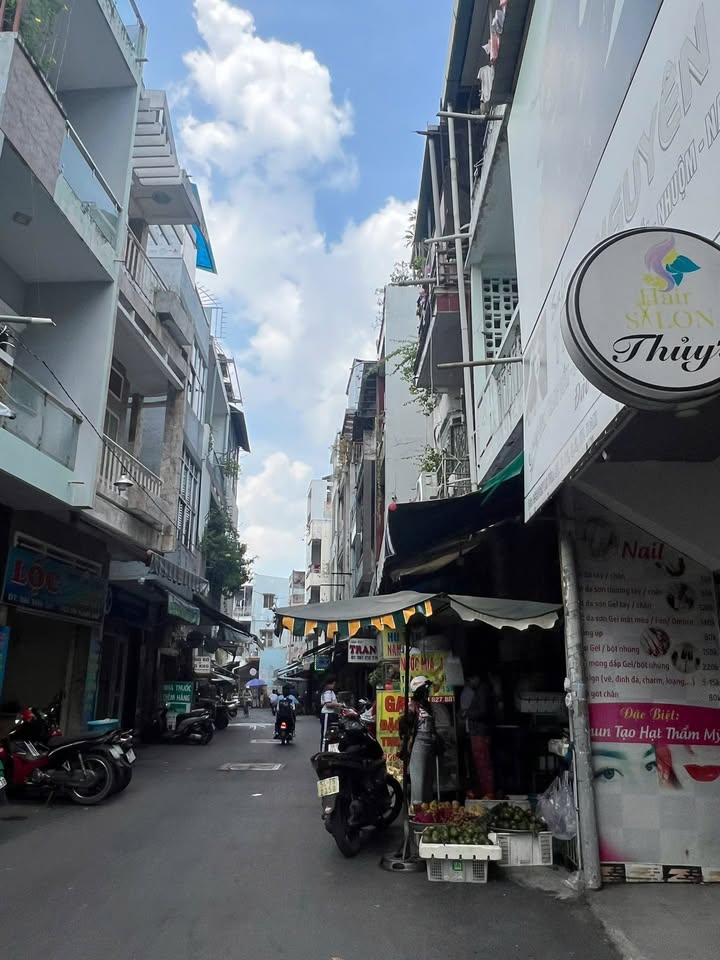 Nhà riêng 3 tầng Lê Văn Sỹ, Quận 3 giá 10.15 tỷ - Hẻm xe hơi, vị trí đắc địa!