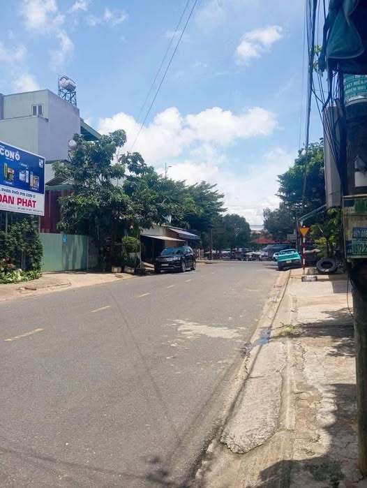 Đất sẵn nhà kho mặt tiền Phan Đình Giót 168m² giá 6.3 tỷ - Kinh doanh sầm uất!