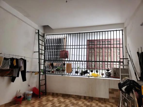 Nhà 3 tầng Ngọc Hồi Đà Nẵng 75m² giá 7.45 tỷ - Vị trí đẹp cách biển 100m!