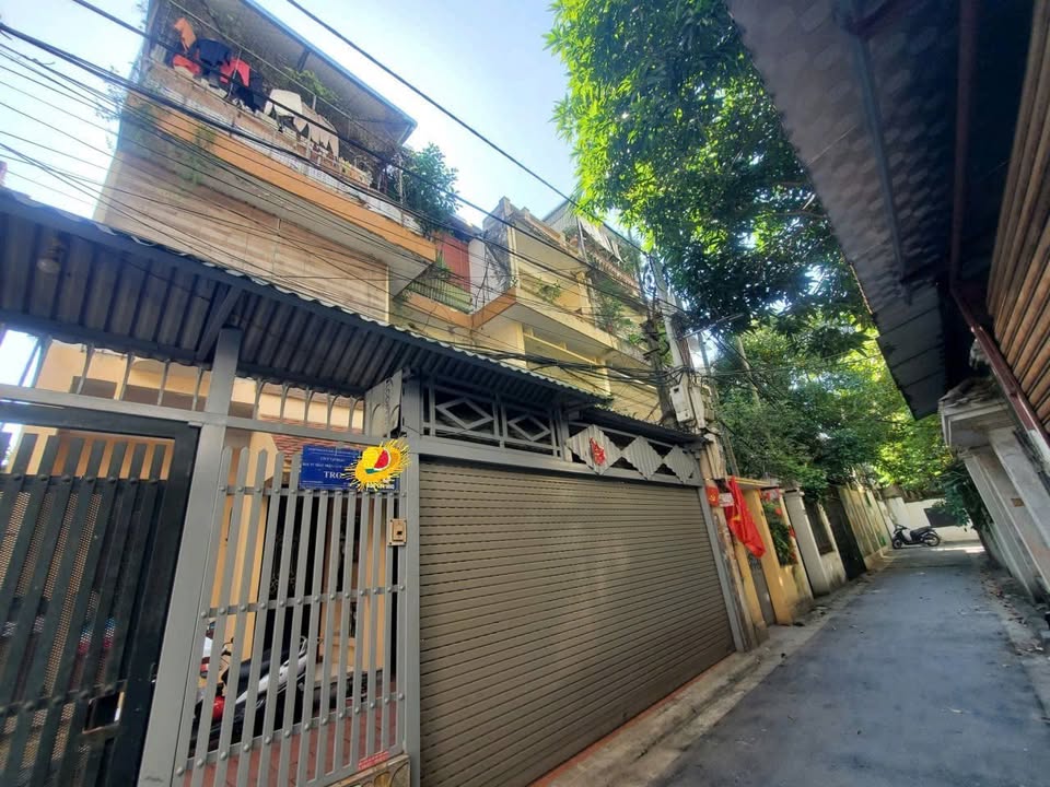 Bán biệt thự Nguyễn Văn Cừ, Long Biên 136m² giá 3 tỷ - Ô tô vào tận nhà!