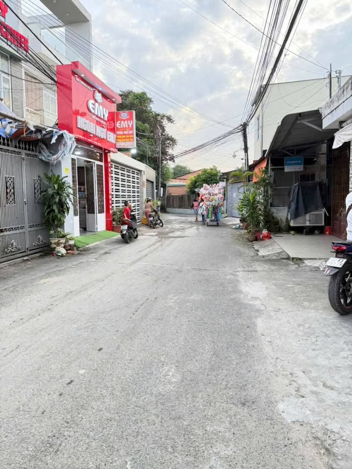 Nhà cấp 4 Hòa Bình 60m² giá 1.8 tỷ - Sổ đỏ chính chủ, không quy hoạch!