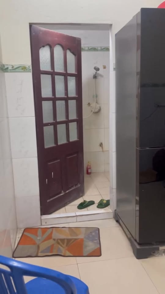 Nhà bán tại Quảng Cư, Sầm Sơn 115m² giá 2 tỷ - Đối diện chợ, đường ô tô thoải mái!