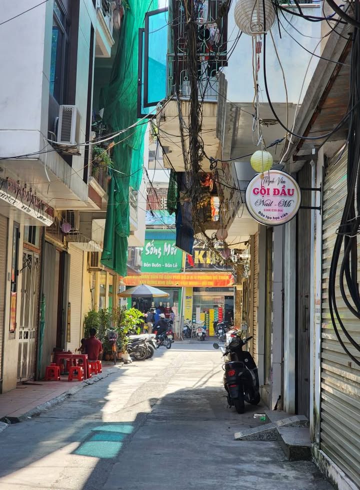 Nhà 2,5 tầng phường Đề Thám 36.7m² giá 1 tỷ - Kinh doanh nhỏ ngay trung tâm!